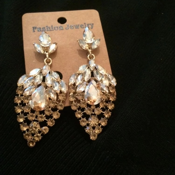 🌼Rhinestone Earrings 🌼 - Picture 6 of 6